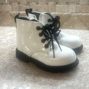 Little girls size 8 white boots